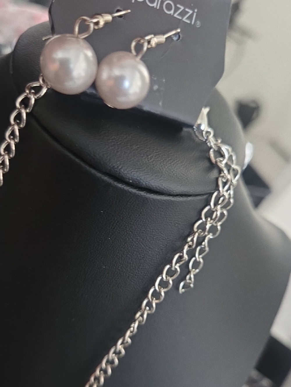 Paparazzi Soon To Be Mrs.Silver Necklace NWT - Picture 4 of 4